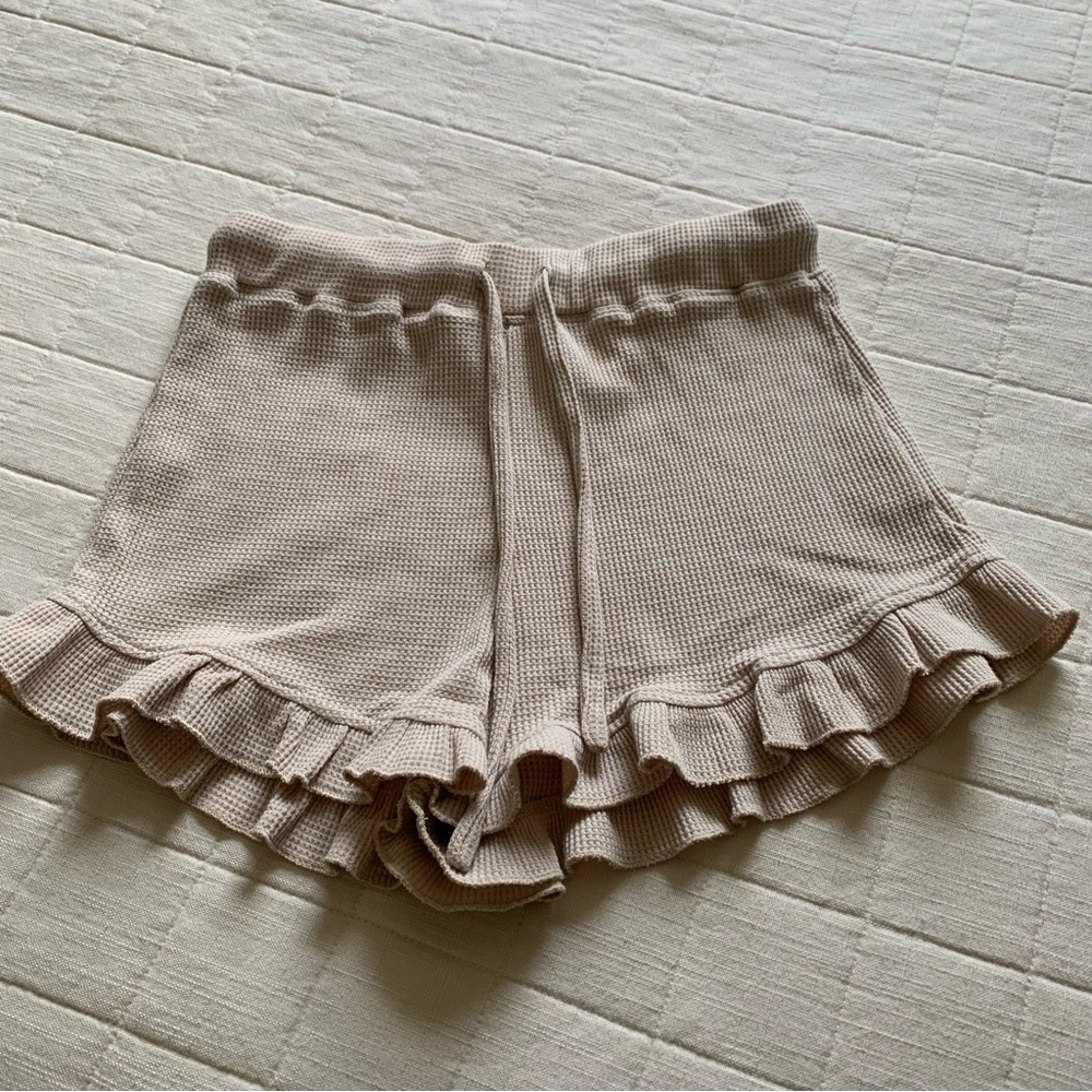 Princess Polly Women's‎ Tan Ruffle Waffle Shorts Size 6